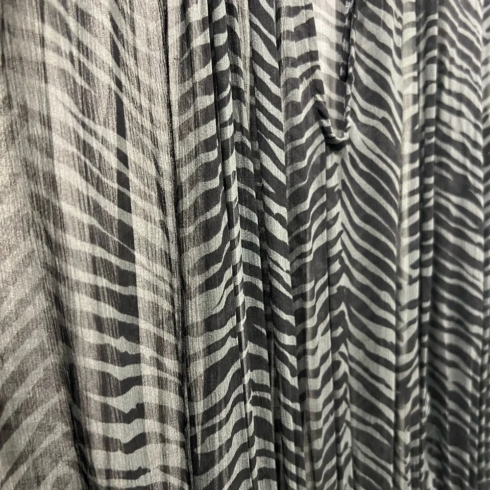 Elegant Black and Gray Zebra Print Dress - Picture 4 of 5